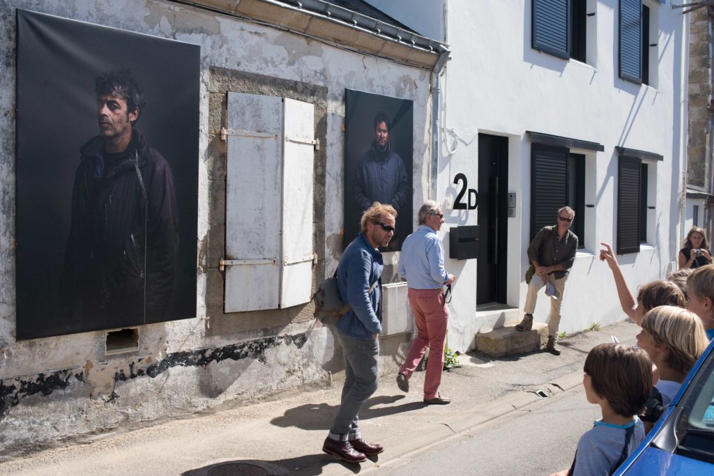 visite guidées d'une expo photo auprès des enfants du Morbihan 56