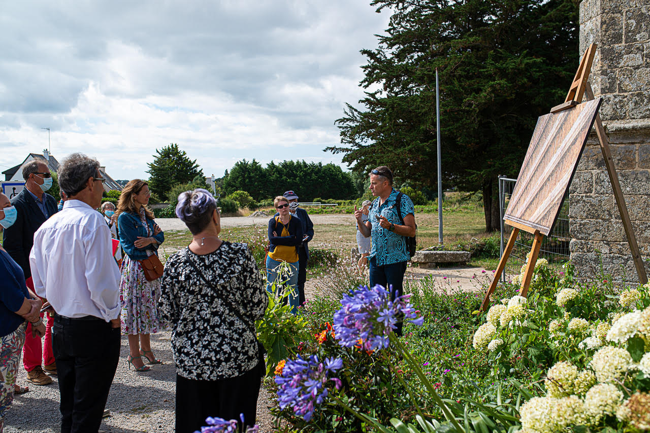 Erwan Amice photographe et plongeur pour le CNRS expose dans les rues en Bretagne